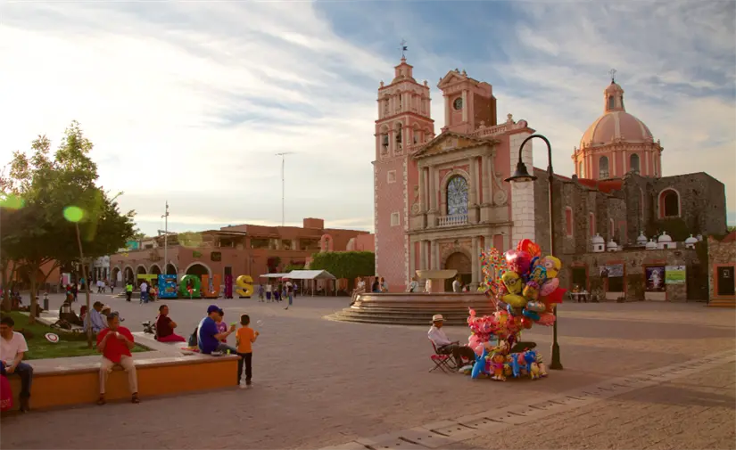 Celebra el Año Nuevo 2026 en familia, con amigos o pareja en Tequisquiapan. Foto: cortesía.