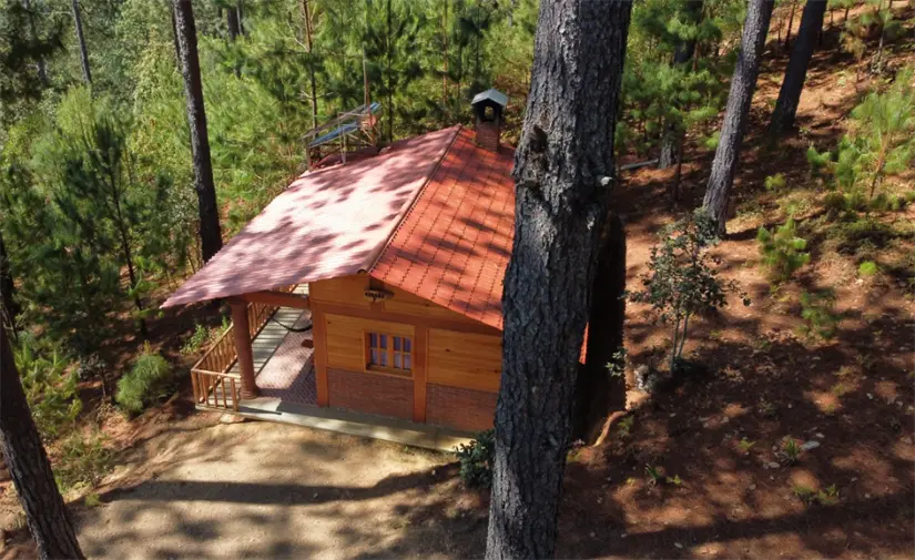 Disfruta de la navidad en cabañas rodeadas por un hermoso bosque en el Rancho San Melchor. Foto: cortesía.