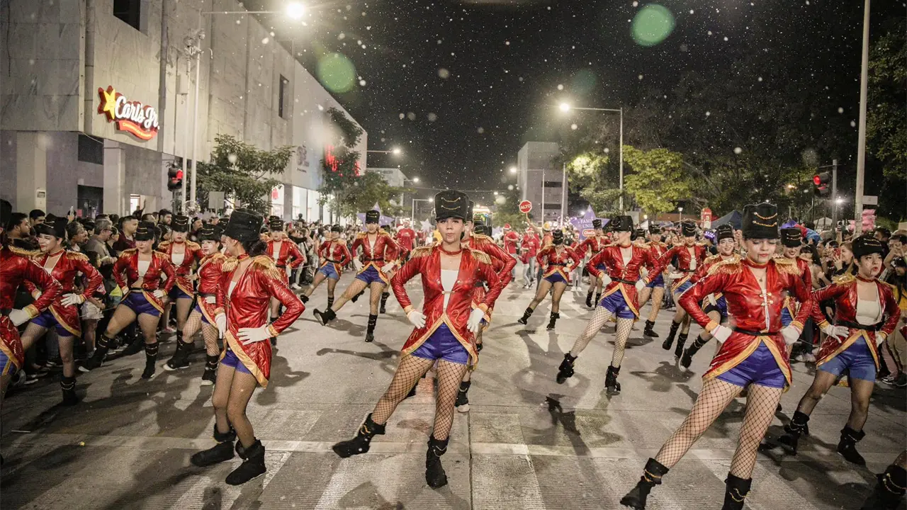 Asiste este domingo 7 de diciembre al tradicional Desfile Navideño Un Regalo de Paz. Foto: Cortesía.