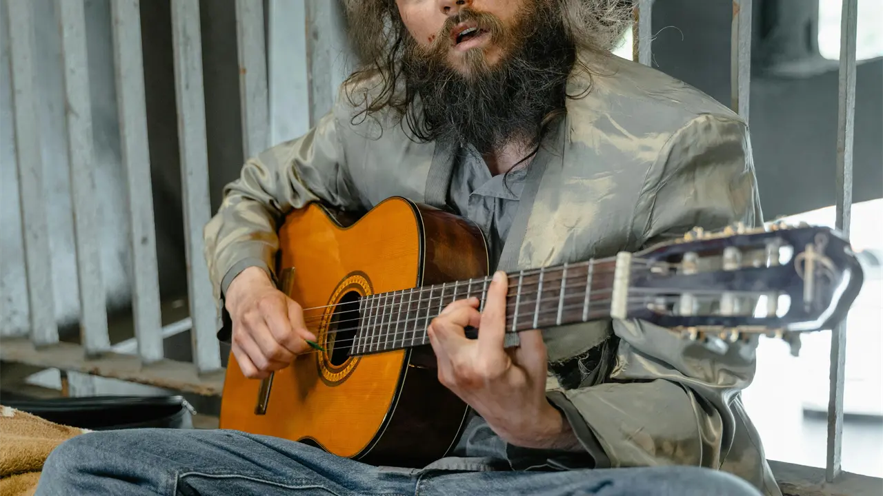 Abogados, músicos y talentos que viven ocultos entre nuestras banquetas.