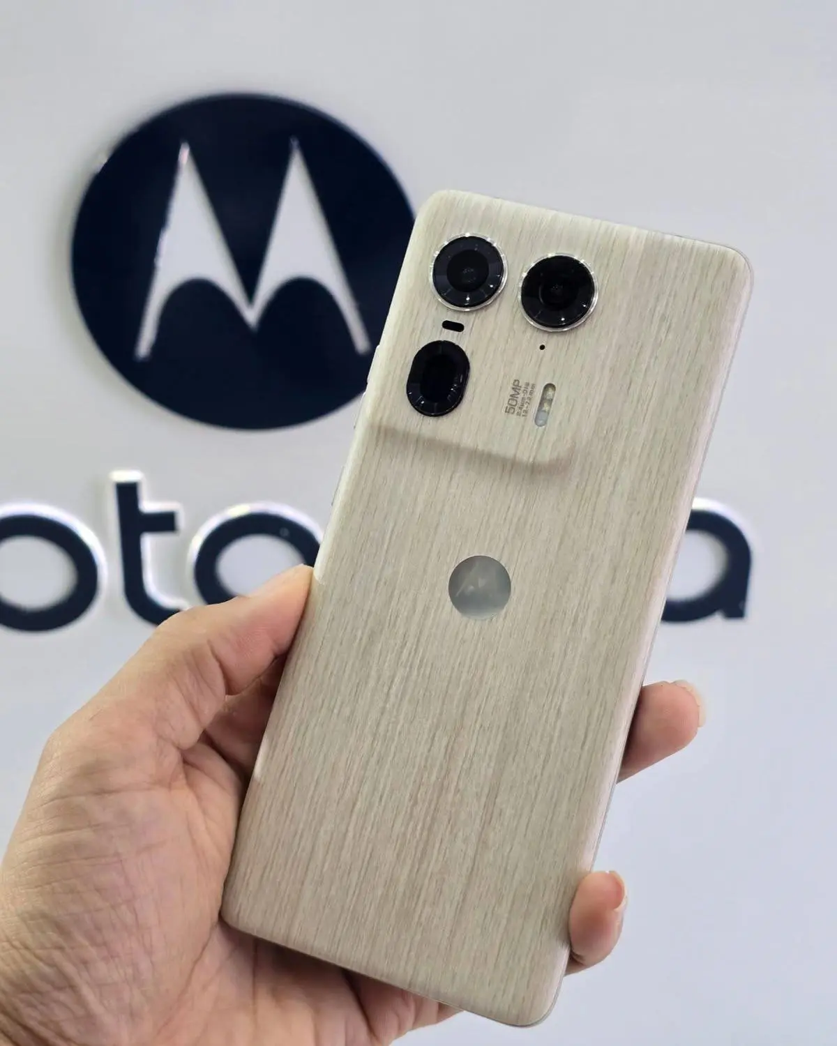 El diseño del Motorola Edge 70 Ultra es más innovador en comparación de modelos anteriores. Foto: Cortesía. 