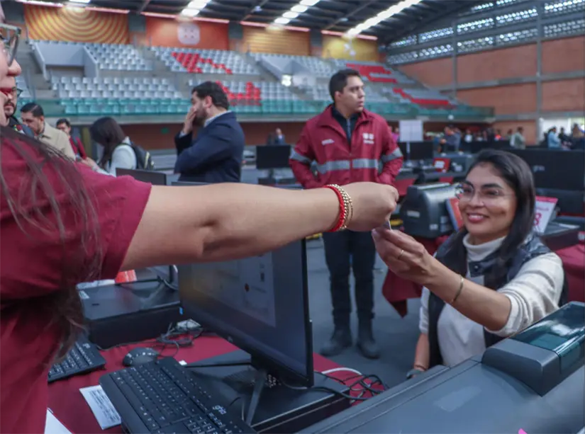 El día de la cita para la toma de foto y huellas, debes llevar los siguientes documentos. Foto: cortesía.