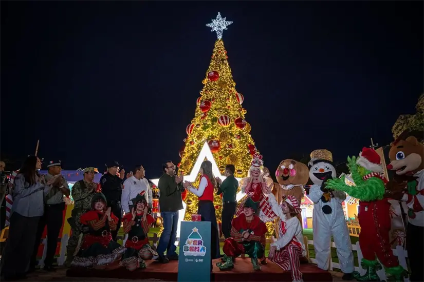 “La Navidad nos une”: encendido del árbol y gran apertura de la Verbena 2025 en Culiacán. Foto: Ayuntamiento de Culiacán