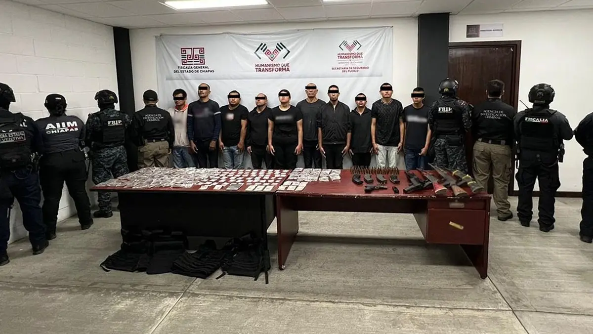 Detienen a 12 personas vinculadas a grupo delictivo en operativo conjunto en Chiapas.