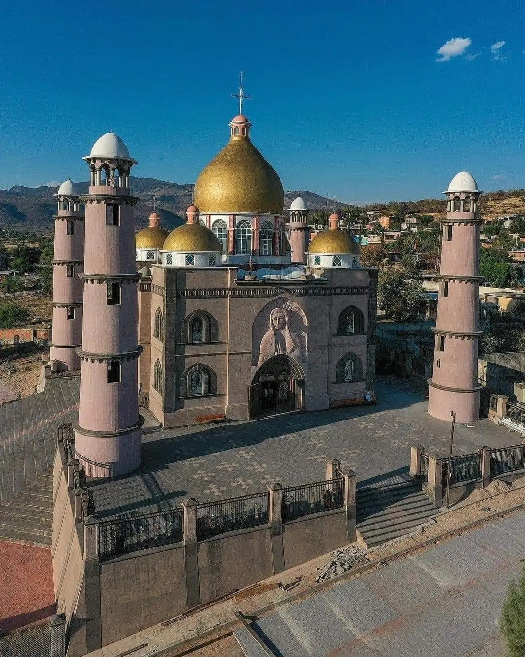 El impresionante templo de Acámbaro que todos comparan con el Taj Mahal