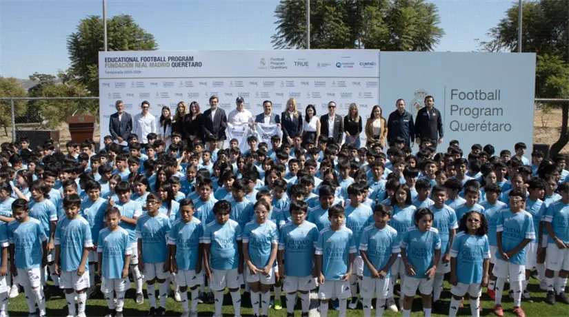 Llegada de la Fundación Real Madrid a Querétaro. Foto: Facebook Ciudad Maderas.