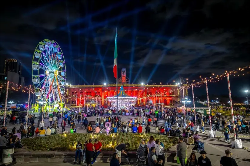 Horarios de los juegos mecánicos gratis de la Macro Navidad. Foto: Cortesía