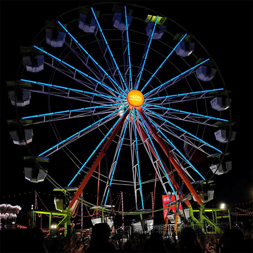 Juegos mecánicos en la Macro Navidad 2025 de Nuevo León. Foto. Cortesía