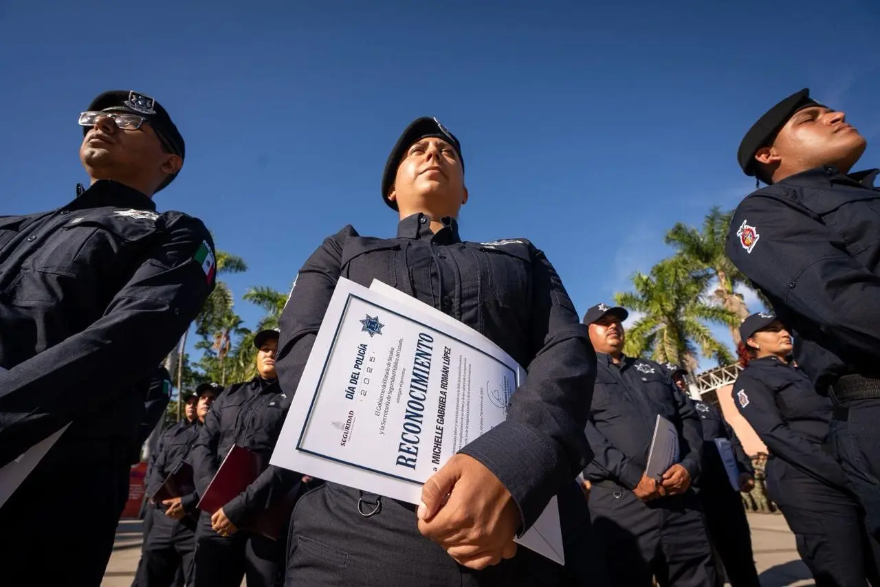 Reconocen vocación de servicio a policías estatales y municipales en Sinaloa y Culiacán.