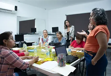 Taller "Cambiar al sí puedo" impulsa a mujeres a transformar creencias y fortalecer su proyecto de vida