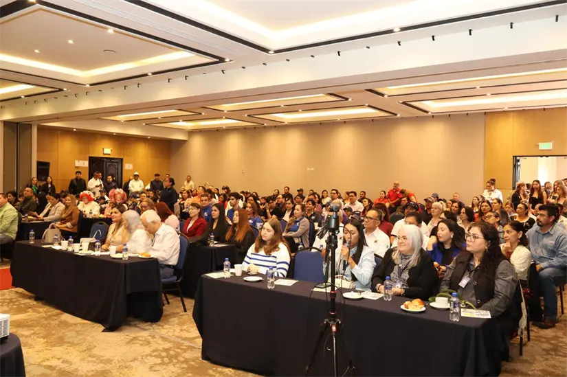 Todos los asistentes al Foro, estuvieron muy participativos y emocionados por lo que estaban por presenciar. Foto: Iván Valenzuela.