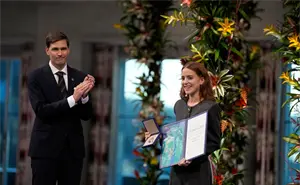 Hija de María Corina Machado recibe el Premio Nobel de la Paz en nombre de su madre