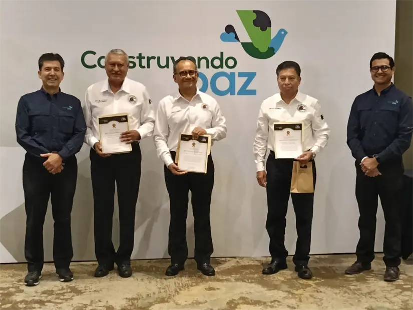 La Fraternidad Cívico-Militar de Sinaloa recibió un reconocimiento por su labor formativa con escoltas y valores cívicos.