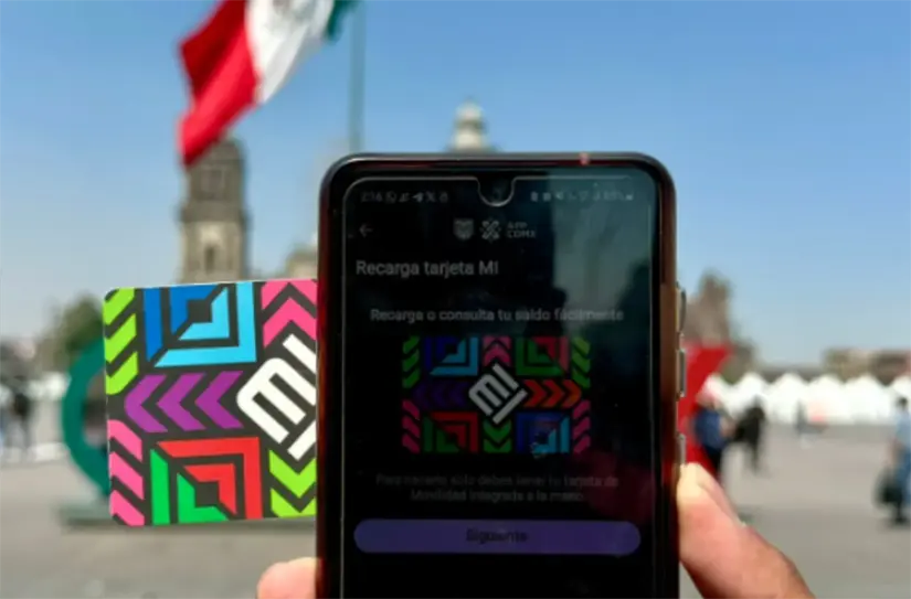 Al momento de escanear la Tarjeta MI es importante mantenerla inmóvil para confirmas la recarga. Foto: cortesía.