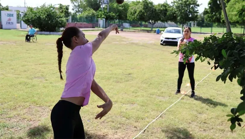 Brittany le da a Mocorito la primera medalla nacional en deporte adaptado. Foto: Cortesía