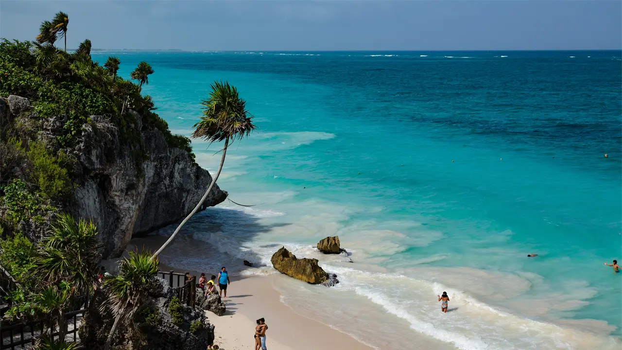 Esta es la mejor playa para disfrutar de las vacaciones de invierno. Foto: Unsplash.