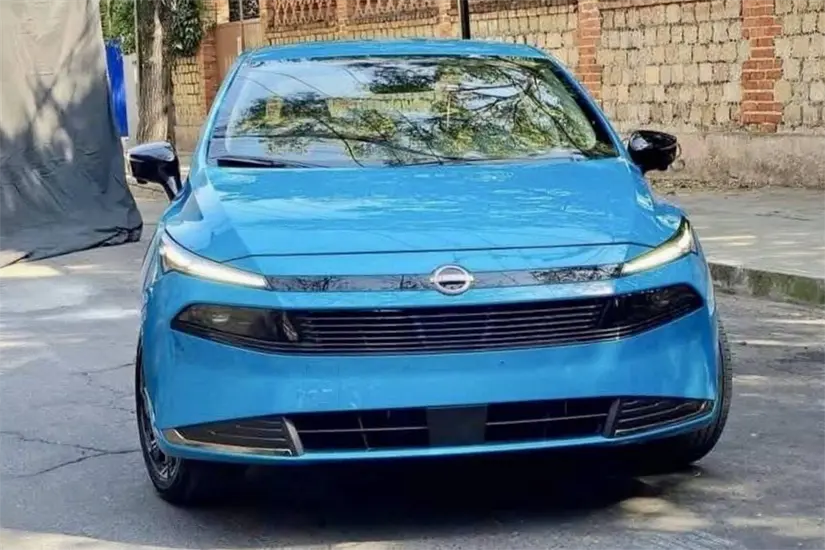 El frente del nuevo Versa luce un diseño completamente distinto. Foto: Especial