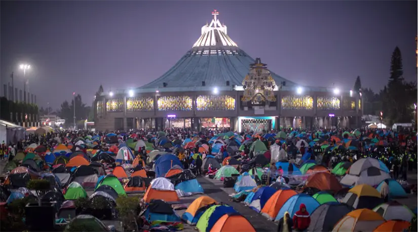 Miles de peregrinos llegan a la Basílica de la CDMX por el día de la Virgen de Guadalupe. Foto: cortesía.