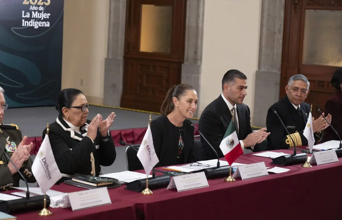 La presidenta encabezó la reunión donde asistieron las y los gobernadores de los 31 estados, así como la jefa de gobierno de CDMX. Foto: Presidencia