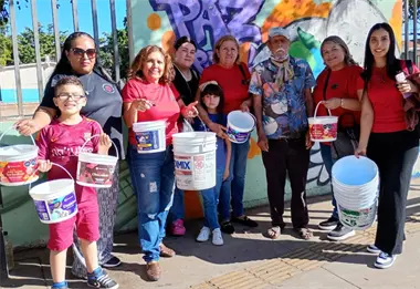 Haciendo Magia en Culiacán regala un día inolvidable a don Santana, quien vende cubetas en la Lombardo