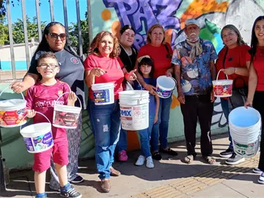 Haciendo Magia en Culiacán regala un día inolvidable a don Santana, quien vende cubetas en la Lombardo