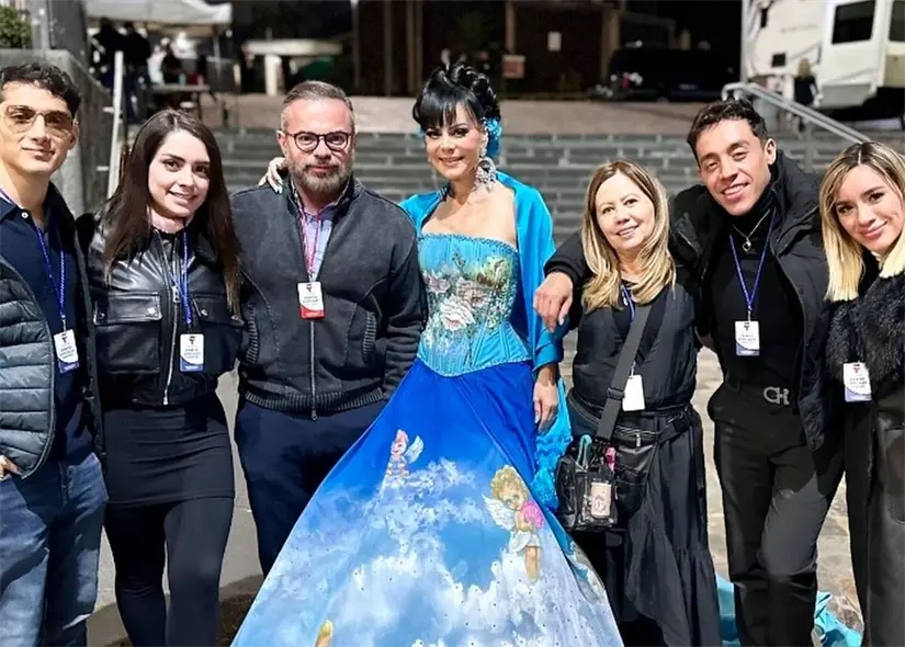 Mitzy fue el diseñador del vestido de Maribel Guardia para asistir a la Basílica de Guadalupe. Foto: Cortesía.  