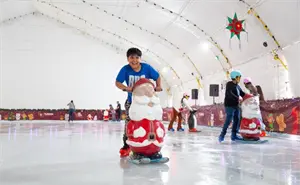 Ya abrió la primera pista de hielo de la temporada en Tijuana, pues habrá dos; ubicaciones y horarios