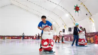 Ya abrió la primera pista de hielo de la temporada en Tijuana, pues habrá dos; ubicaciones y horarios