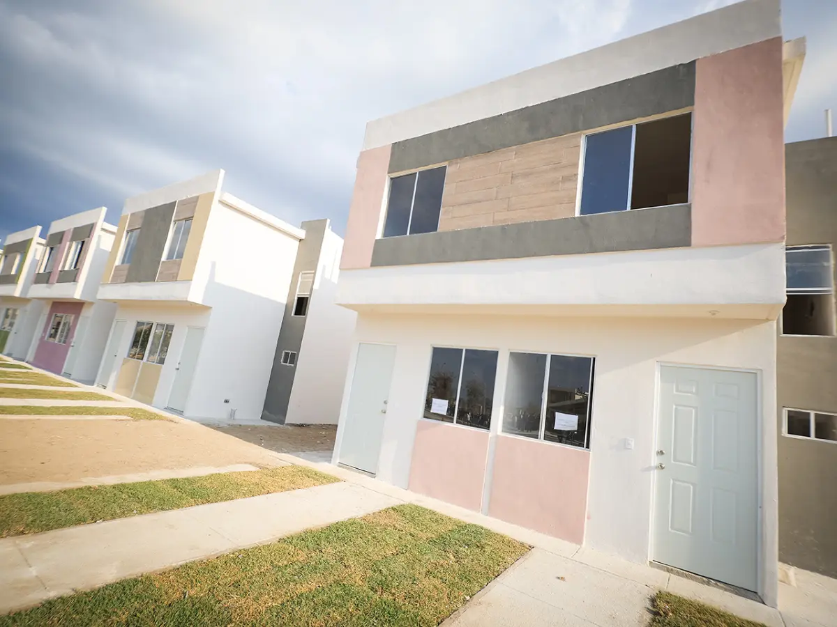 Primera entrega de Viviendas del Bienestar en Nuevo León. Foto: Cortesía