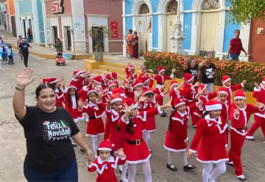 Llega la magia de la Navidad a San Ignacio con desfile, m&uacute;sica y encendido del &aacute;rbol navide&ntilde;o