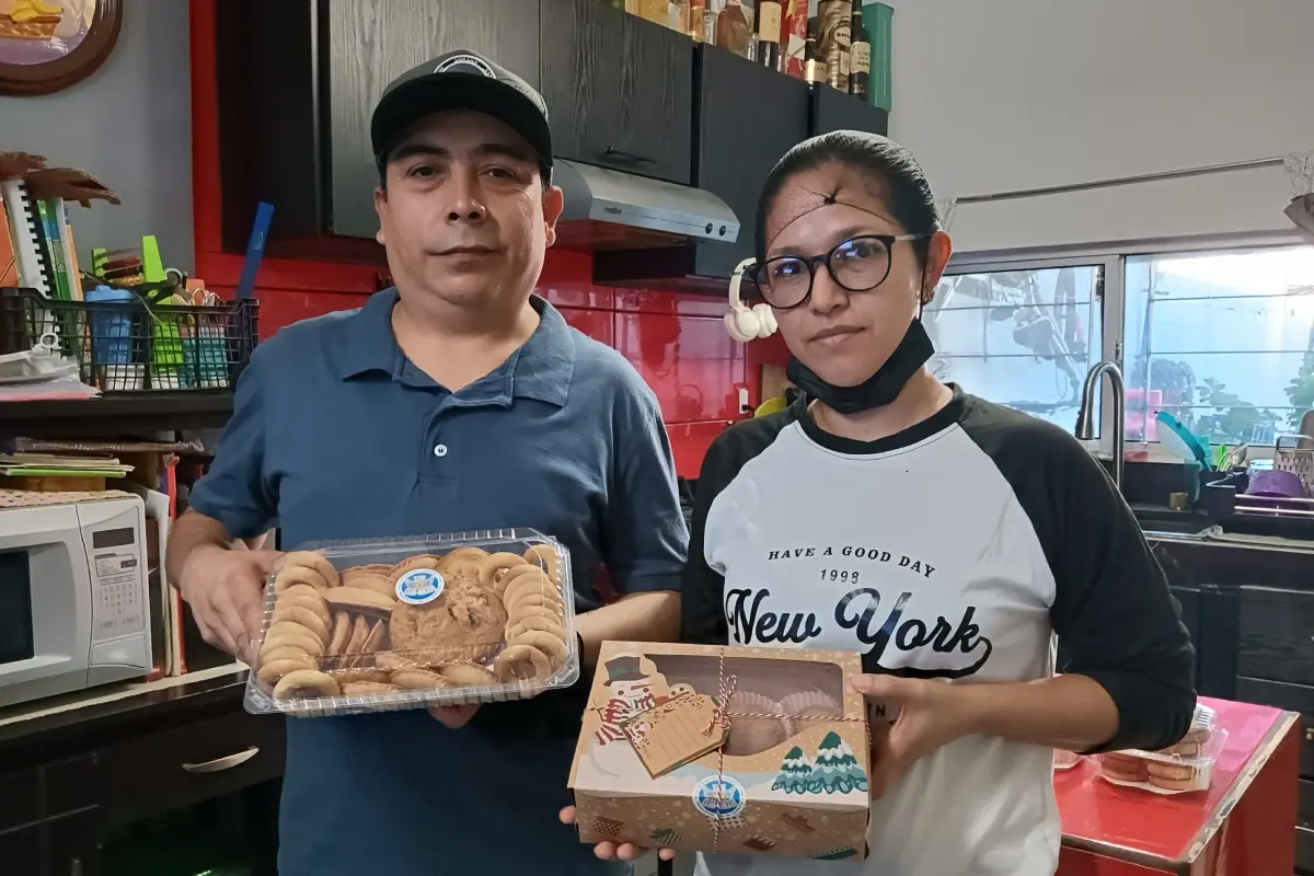 Mayra Rodríguez y Guadalupe Urquídez lograron crear “Los Cor-ricos”, un emprendimiento familiar de coricos, empanadas y pan artesanal que conquista paladares desde el sector Los Ángeles en Culiacán. | Imágenes de Francisco Castro