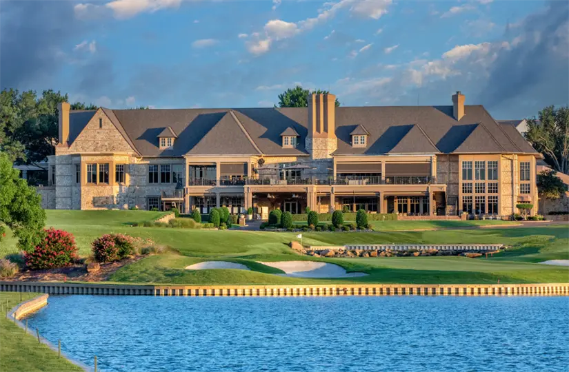 Casa de Angela Aguilar y Nodal en el Country Club, dentro de Stonebriar. Foto: cortesía.