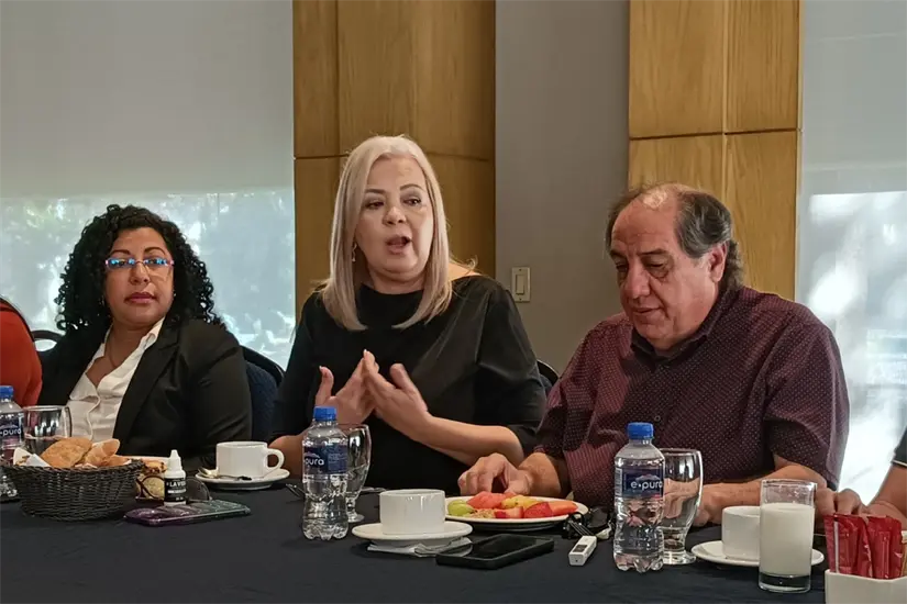 Junto a Javier Llausás Magaña, presidente de Culiacán Participa IAP, estuvieron como invitadas especiales Martha Reyes Zazueta, presidenta de Coparmex Sinaloa, y Alma Borjas, directora de la Escuela de Ciencias Sociales y Gobierno del Tec Sinaloa.