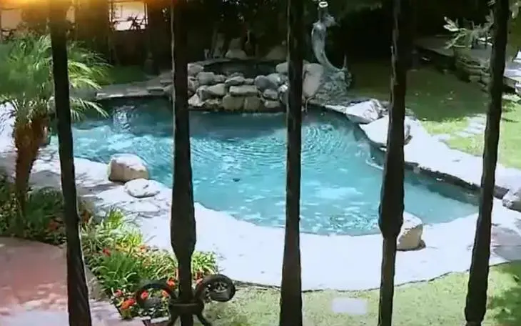 La lujosa mansión incluía un jacuzzi. Foto: Cortesía.