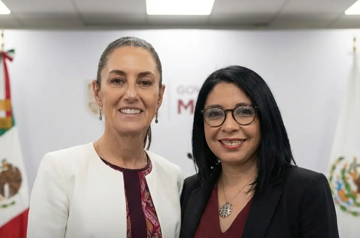 Claudia Sheinbaum al lado de Esthela Damián Peralta.