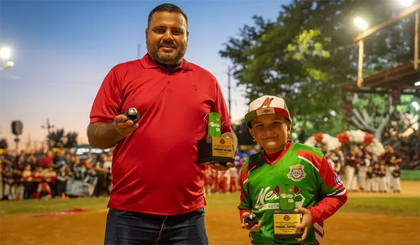 La inauguración de la Liga Infantil y Juvenil de Beisbol Pequeño Colhuacan fue dedicada a Fernando Galindo y Gabriel Espinoza, campeones de la Serie Mundial Cal Ripken 2025.