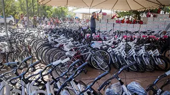 Entregan más de 3 mil bicicletas y juguetes en la Gran Posada 2025 de Higueras de Zaragoza, Sinaloa