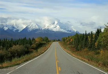 &iquest;Pasi&oacute;n por los caminos? Descubre las carreteras m&aacute;s seguras y peligrosas de Estados Unidos