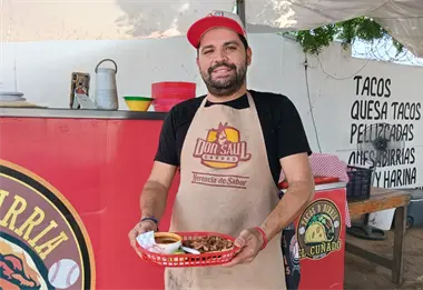 Francisco y sus Tacos El Cu&ntilde;ado: sabor tijuanense que conquista paladares en Colinas del Bosque