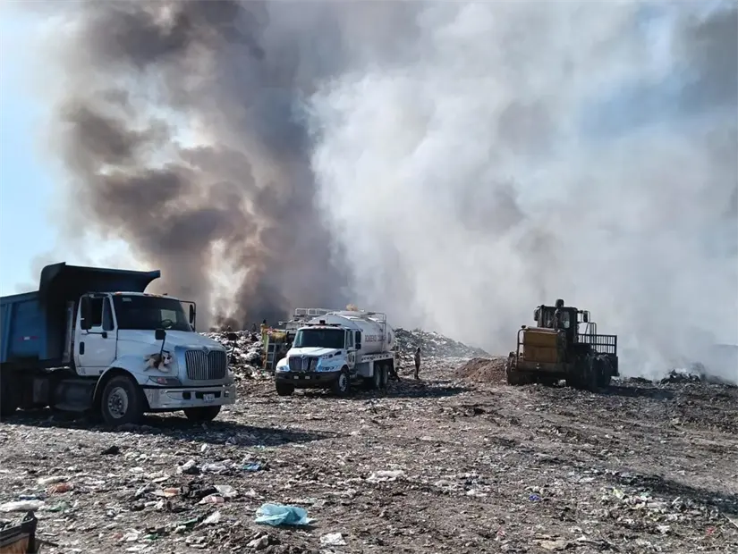 Culiacán sofocan incendio en el relleno sanitario y mantienen vigilancia permanente