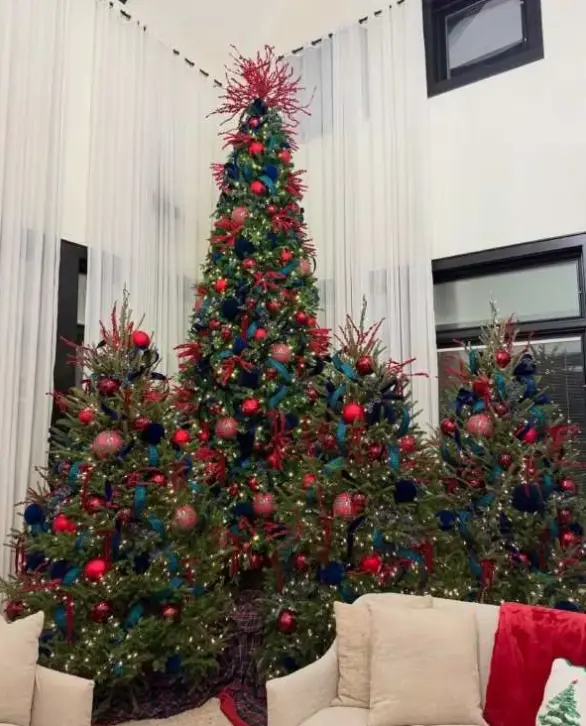 Decoración navideña de Ángela Aguilar y Christian Nodal. Foto: cortesía.