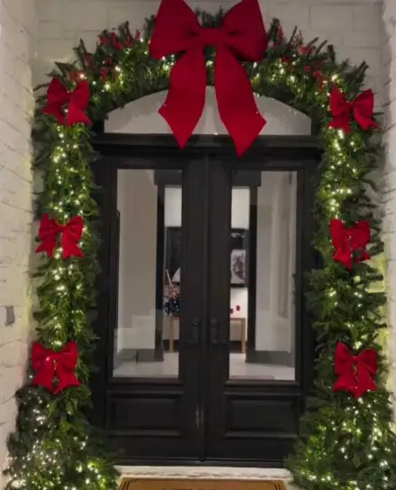 Decoración navideña de Ángela Aguilar y Christian Nodal. Foto: cortesía.