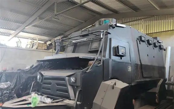 As&iacute; son los "monstruos": los carros blindados del crimen organizado hallados en Michoac&aacute;n
