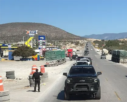 &iexcl;Bienvenidos paisanos! Escolta Guardia Estatal a caravana de 250 veh&iacute;culos en su paso por Tamaulipas