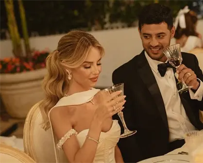 Las fotos m&aacute;s hermosas de la &iacute;ntima ceremonia de Carlos Vela y Saioa Ca&ntilde;ibano en la playa