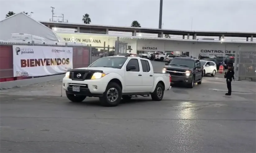 Paisanos ingresan a Tamaulipas por Nuevo Laredo. Foto: Cortesía