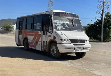 Vecinos de Pradera Dorada Mazatl&aacute;n logran ampliaci&oacute;n de rutas de camiones urbanos