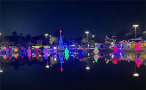 Mazatlán se llena de luz y color con la Villa Navideña en el Parque Central