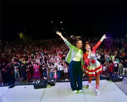 Noche m&aacute;gica en la Villa Navide&ntilde;a de Mazatl&aacute;n, concierto de Tatiana cautiva a chicos y grandes