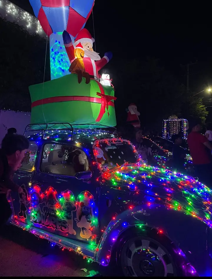 Los autos decorados fueron la sensación de la noche.
